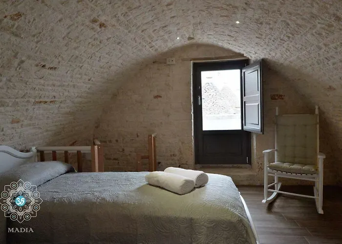 Trulli Madia Luxury Apartament *